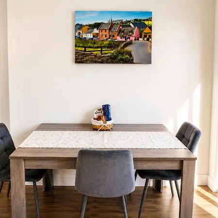 Aran View Homes - The Courtyard - Cozy For Two شقة *