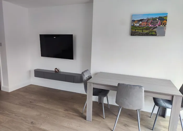 Aran View Holiday Homes - The Courtyard Suite - Cozy For Two 杜林